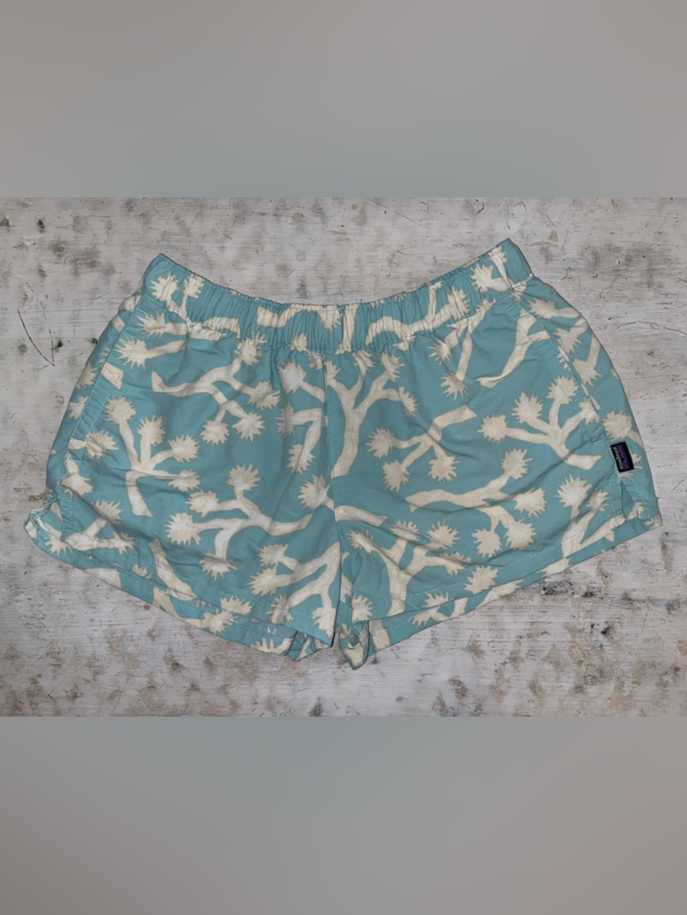 Patagonia Women's Barely Baggies™ Shorts - 2½" | size small